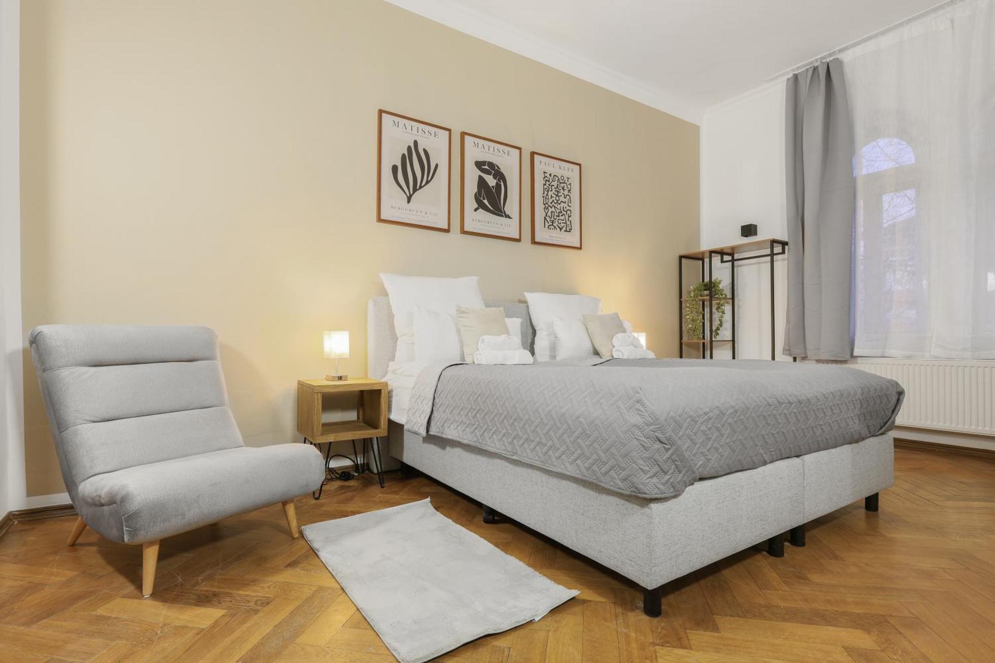 Cruwzo - Modern Centrally Located With Parking Apartamento *