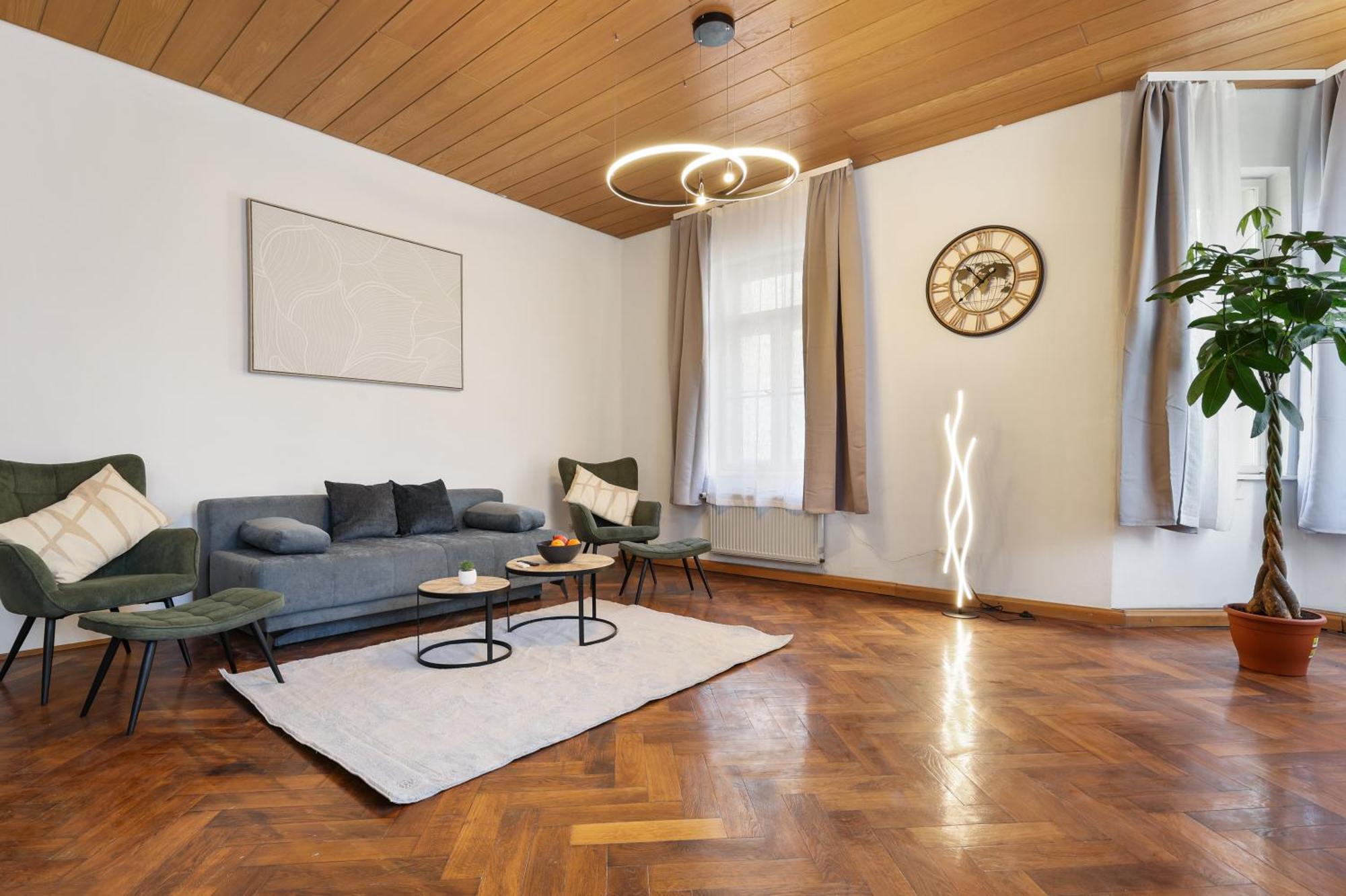 Cruwzo - Modern Centrally Located With Parking Lejlighed *