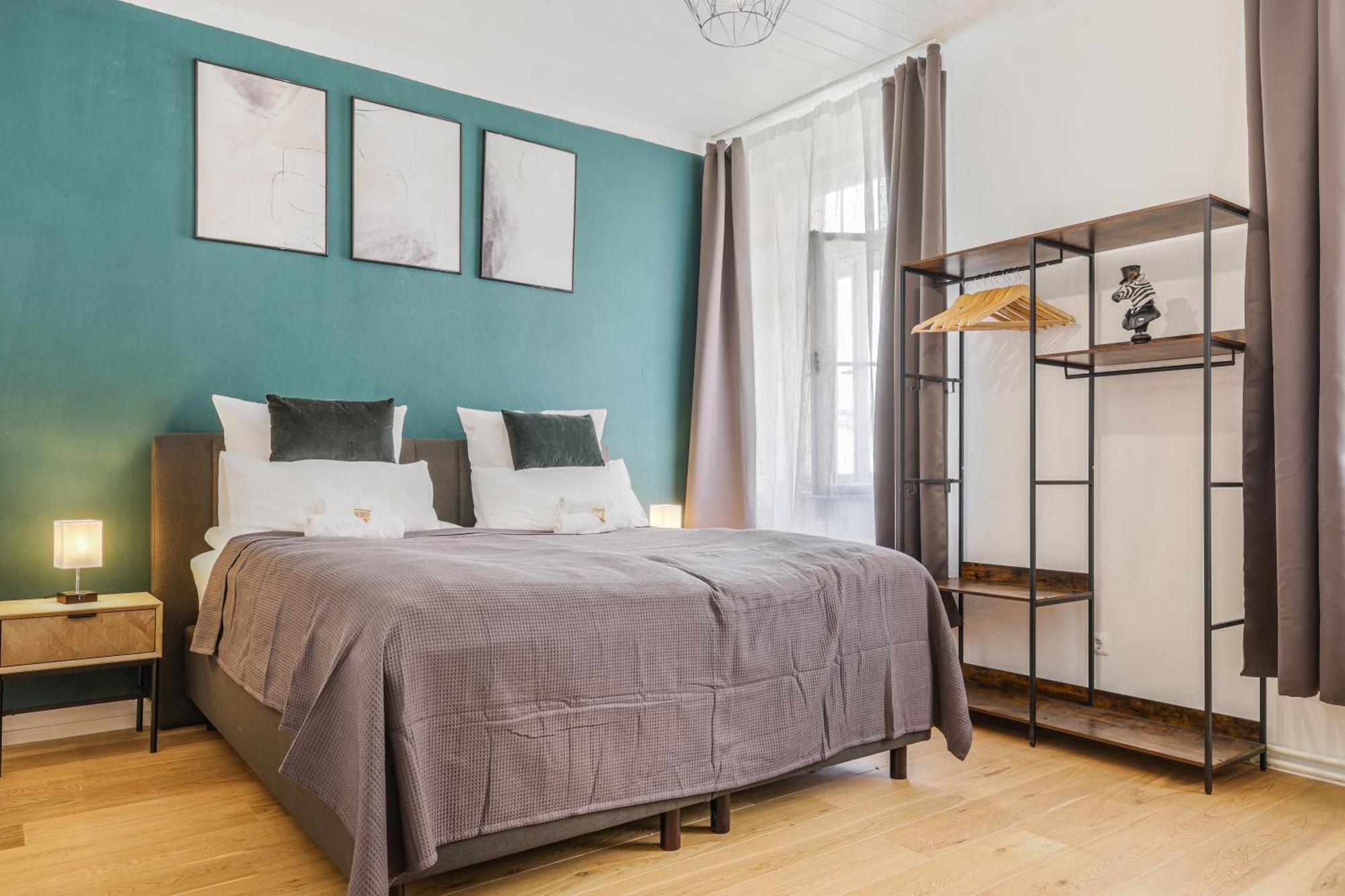 Cruwzo - Modern Centrally Located With Parking Appartement