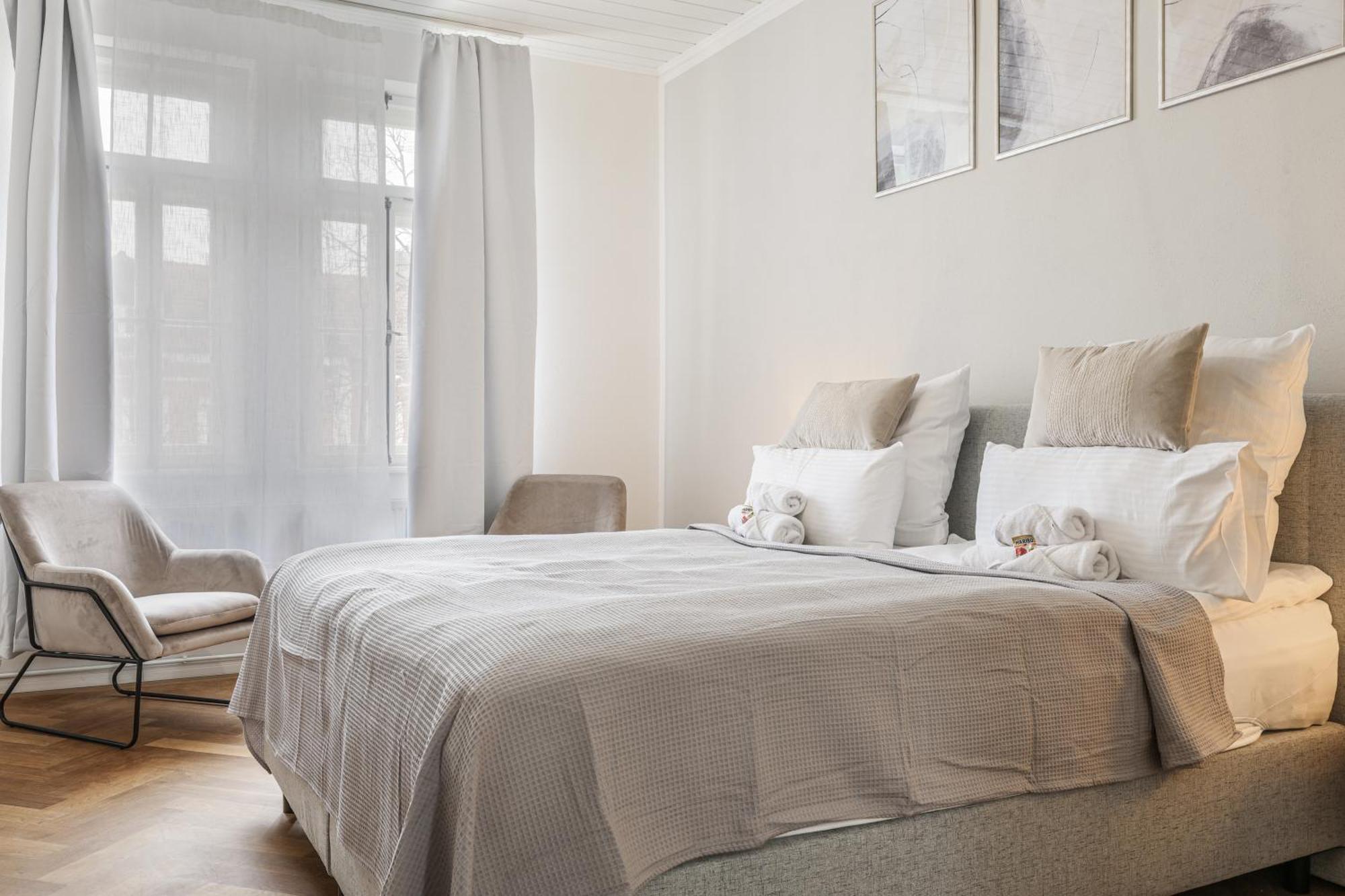 Cruwzo - Modern Centrally Located With Parking Lejlighed
