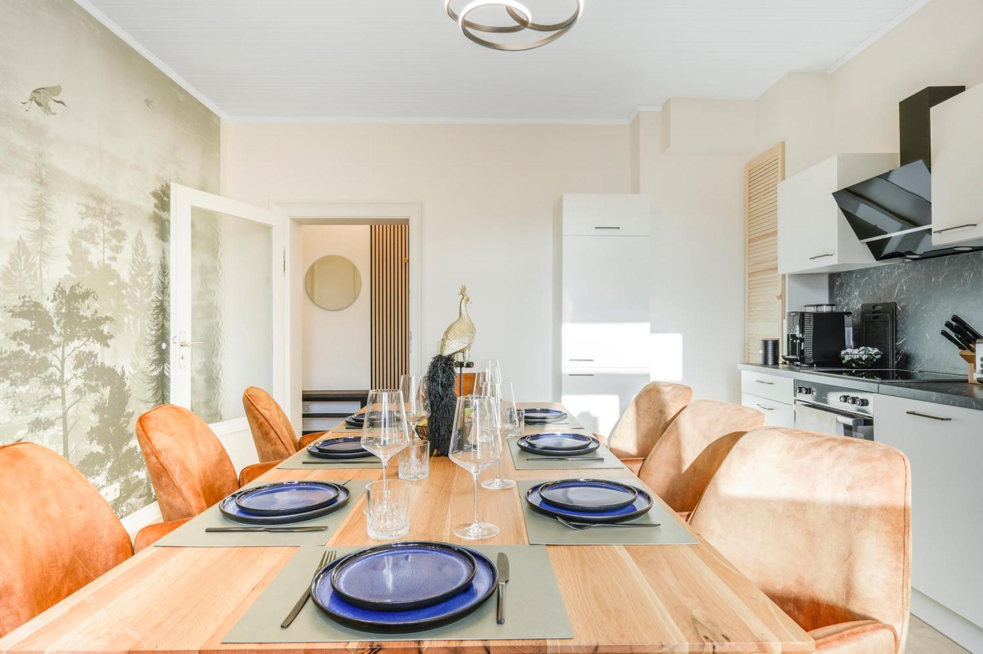 Cruwzo - Modern Centrally Located With Parking Appartement *